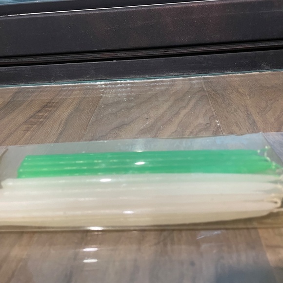 New Farm Collection Paper Plates & Long Candles - Picture 5 of 10